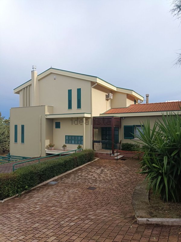 casa indipendente in vendita a Casoli