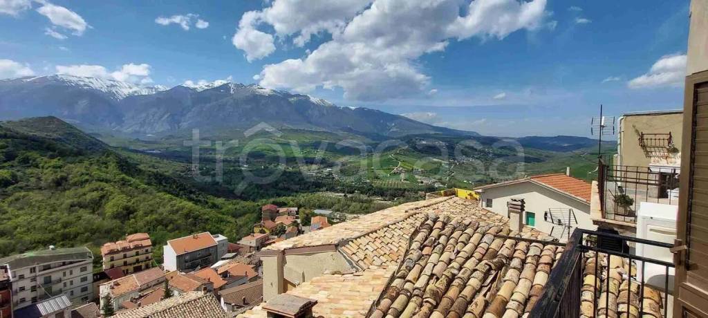 casa indipendente in vendita a Casoli