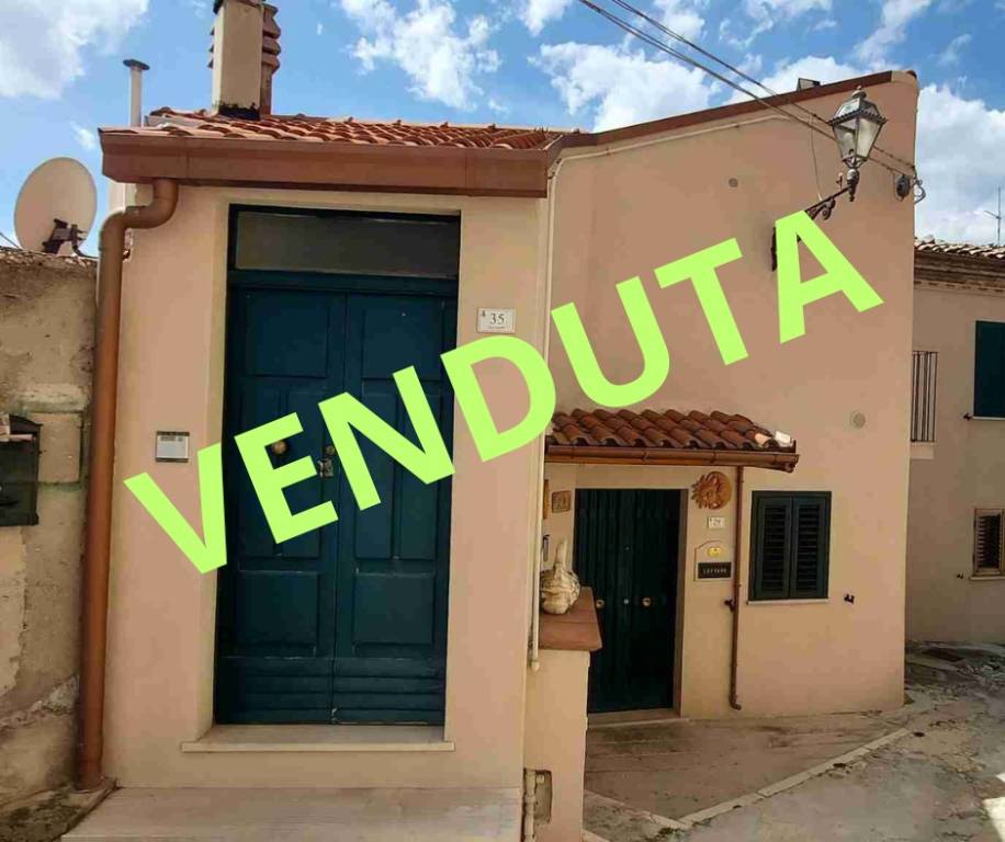 casa indipendente in vendita a Casoli