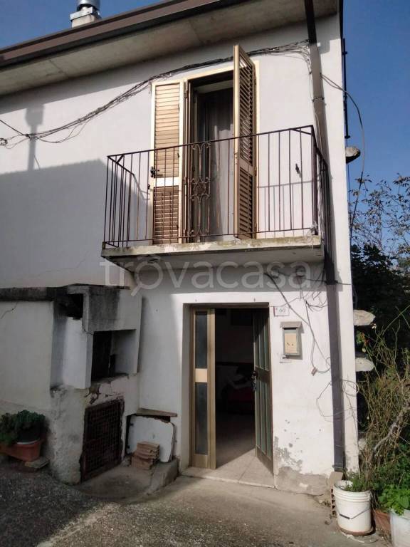 casa indipendente in vendita a Casoli