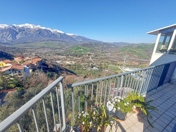 casa indipendente in vendita a Casoli