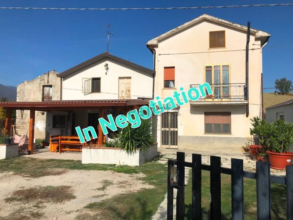casa indipendente in vendita a Casoli