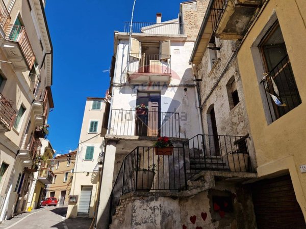 casa indipendente in vendita a Casoli
