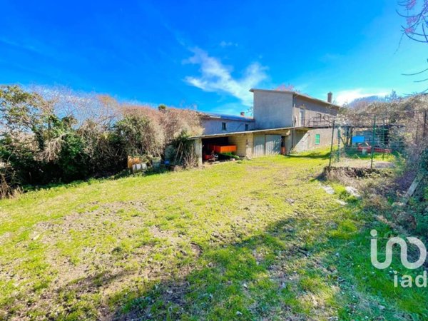 casa indipendente in vendita a Casoli in zona Laroma