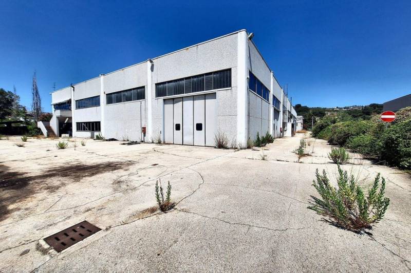 ufficio in vendita a Casoli in zona Piano delle Vigne