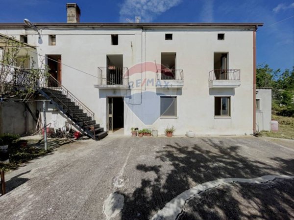 casa indipendente in vendita a Casoli in zona Verratti