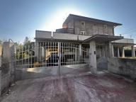 casa indipendente in vendita a Casoli