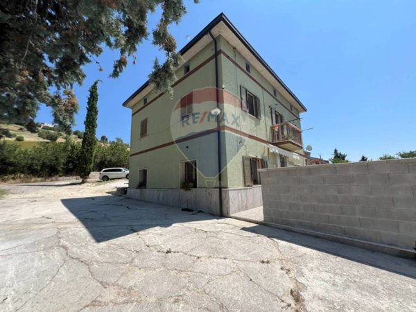 casa indipendente in vendita a Casoli in zona Ascigno