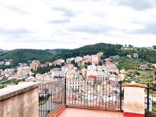 casa indipendente in vendita a Casoli