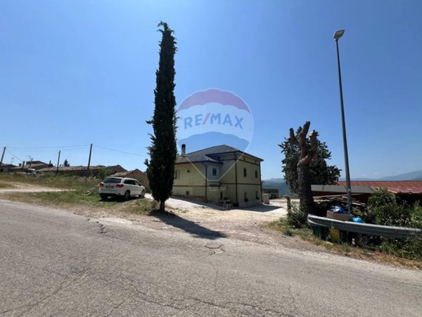 casa indipendente in vendita a Casoli