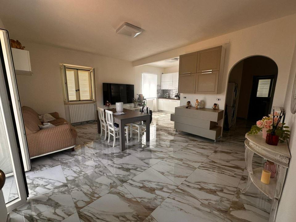 casa indipendente in vendita a Casoli