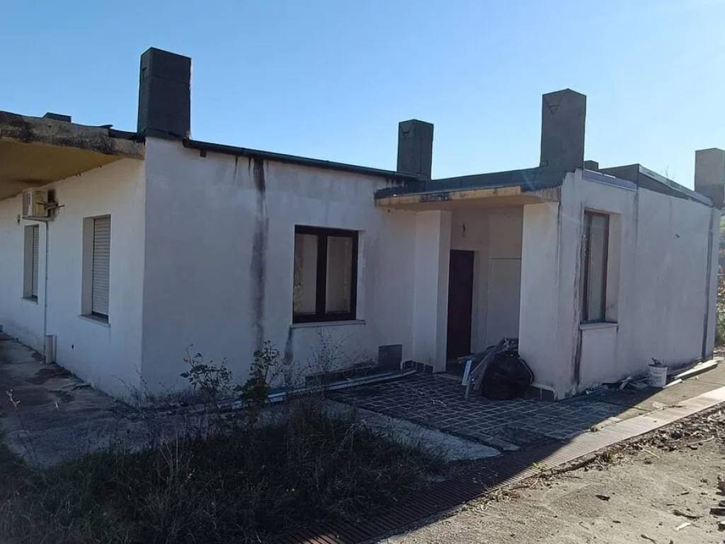 esavano in vendita a Casoli