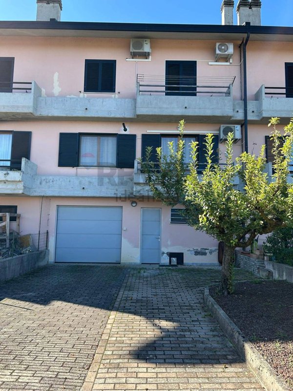 casa indipendente in vendita a Casoli