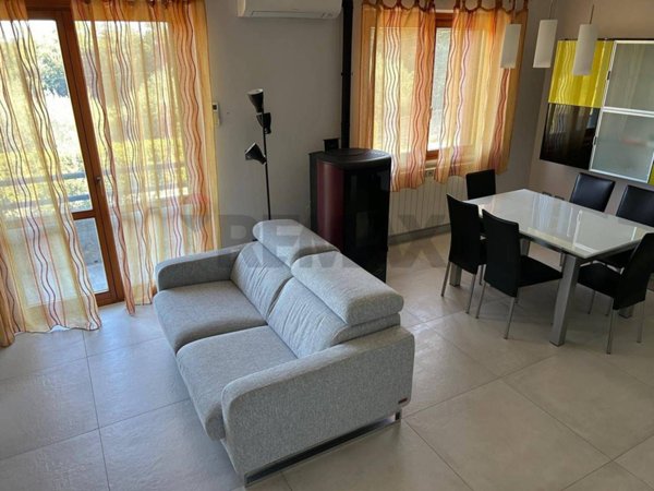 casa indipendente in vendita a Casoli