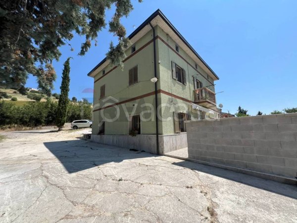 casa indipendente in vendita a Casoli in zona Collelungo