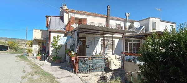 casa indipendente in vendita a Casoli in zona Verratti
