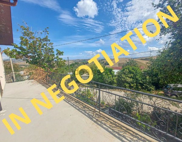 casa indipendente in vendita a Casoli in zona Verratti