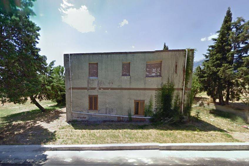 casa indipendente in vendita a Casoli in zona Piano delle Vigne