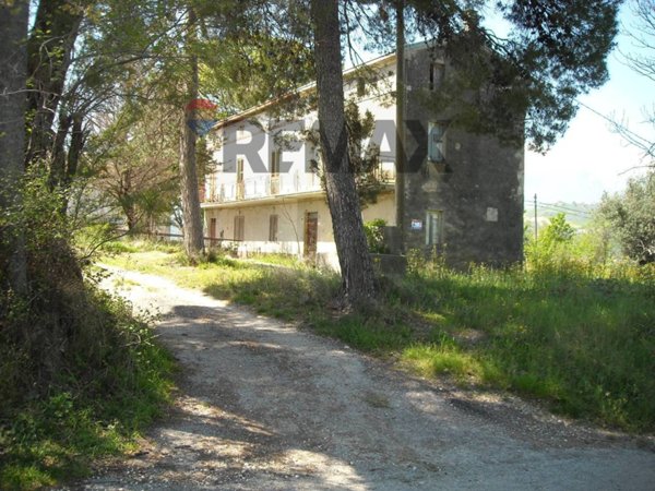 casa indipendente in vendita a Casoli