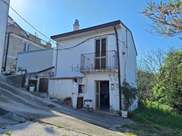 casa semindipendente in vendita a Casoli
