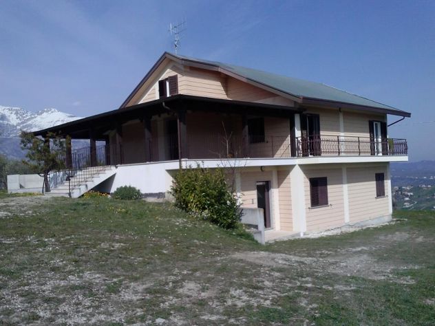 casa indipendente in vendita a Casoli in zona Grottarimposta