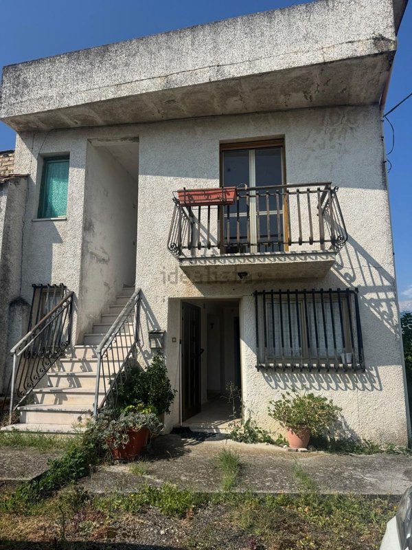 casa indipendente in vendita a Casoli in zona Laroma