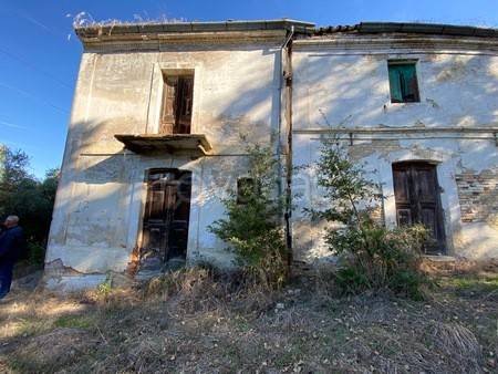 casa indipendente in vendita a Castel Frentano