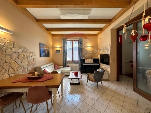 casa indipendente in vendita a Castel Frentano
