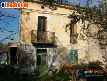 casa indipendente in vendita a Castel Frentano