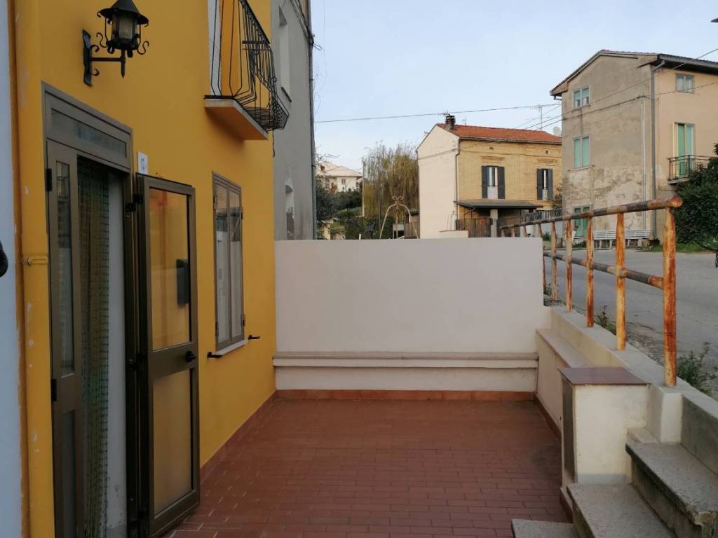 casa indipendente in vendita a Castel Frentano in zona Colle Ceraso