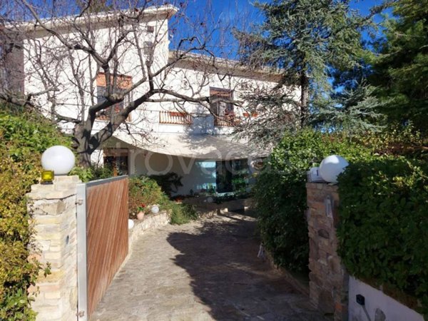 casa indipendente in vendita a Castel Frentano in zona San Vincenzo