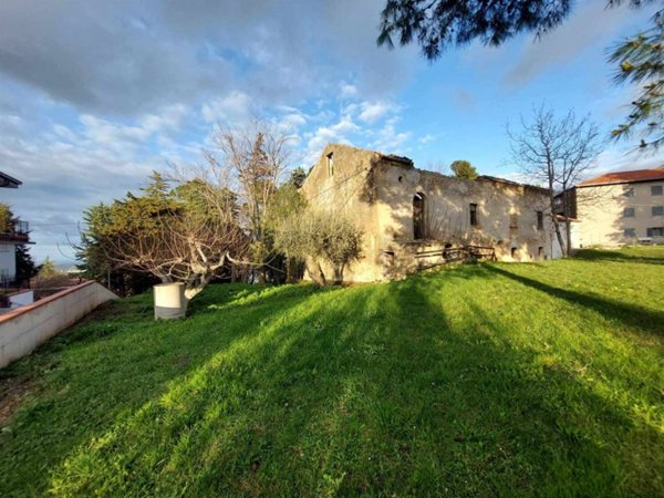 casa indipendente in vendita a Castel Frentano
