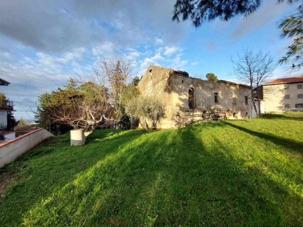 terreno edificabile in vendita a Castel Frentano