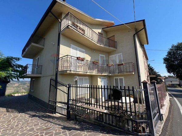 casa indipendente in vendita a Castel Frentano in zona Trastulli