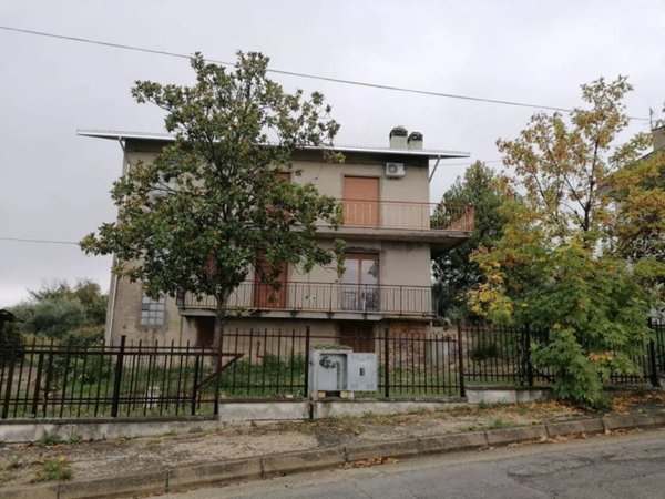 casa indipendente in vendita a Castel Frentano
