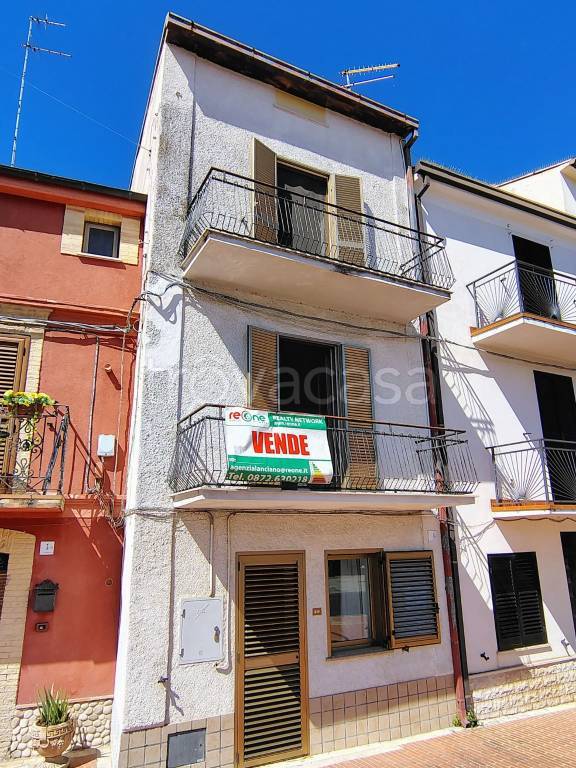 casa indipendente in vendita a Castel Frentano in zona Pera