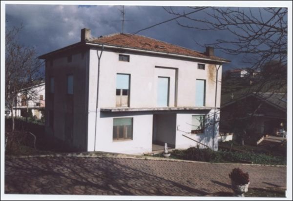 casa indipendente in vendita a Castel Frentano