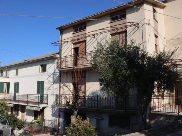 casa indipendente in vendita a Castel Frentano