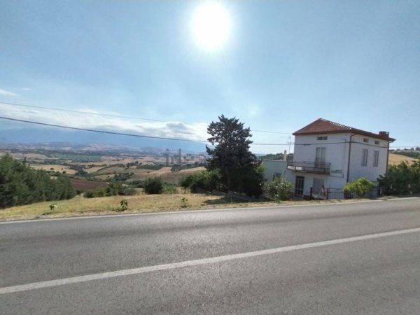 casa indipendente in vendita a Castel Frentano in zona Pietragrossa
