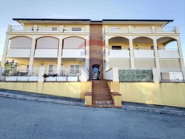 appartamento in vendita a Castel Frentano in zona Pera