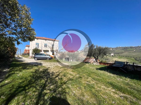 casa indipendente in vendita a Castel Frentano