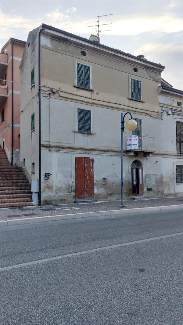 casa indipendente in vendita a Castel Frentano