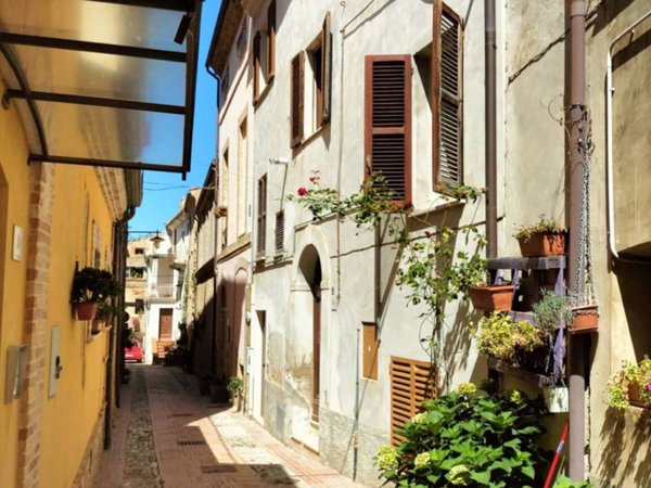 casa indipendente in vendita a Castel Frentano