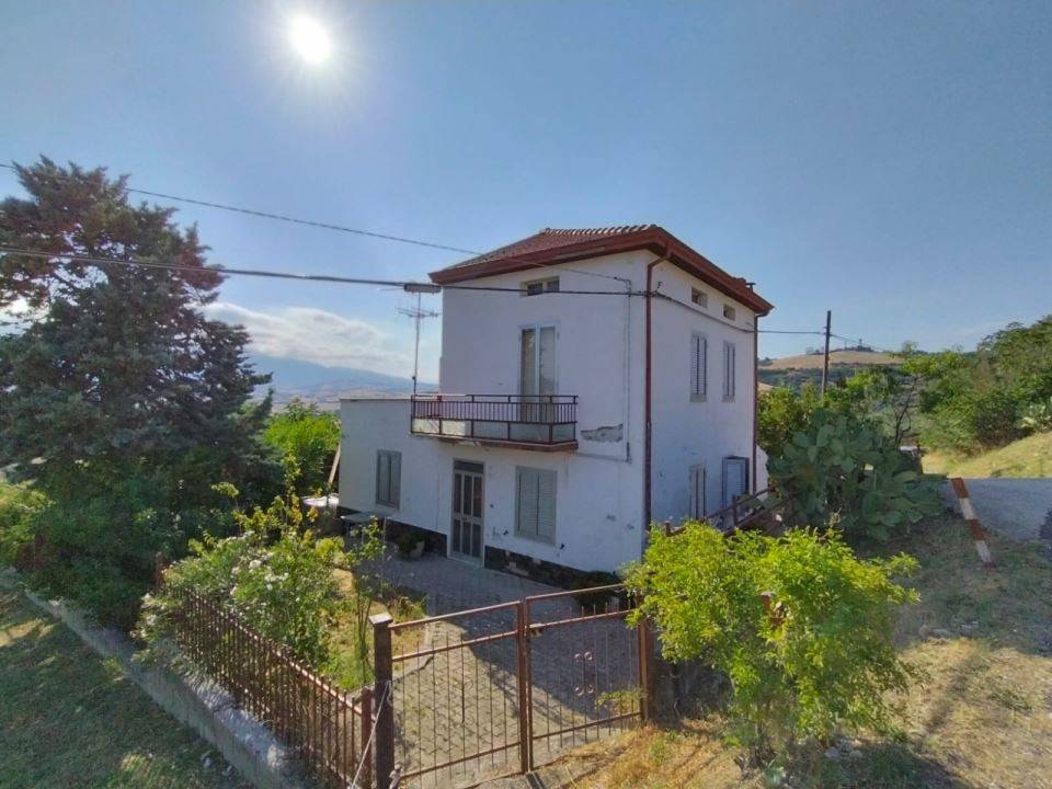 casa indipendente in vendita a Castel Frentano in zona Pietragrossa
