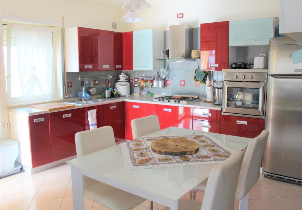 casa indipendente in vendita a Castel Frentano