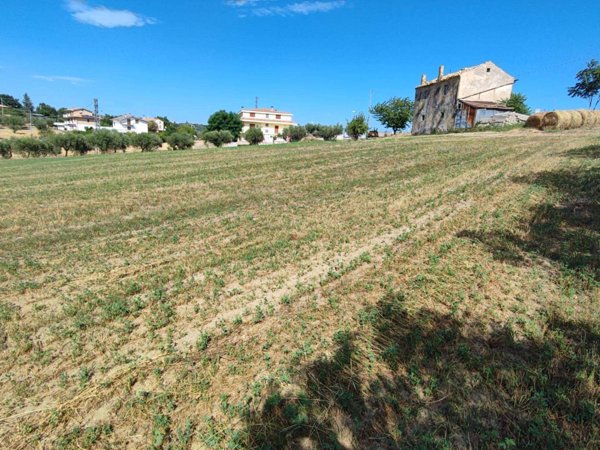 terreno edificabile in vendita a Castel Frentano in zona Crocetta
