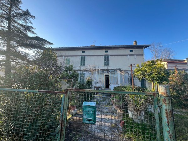 casa indipendente in vendita a Castel Frentano