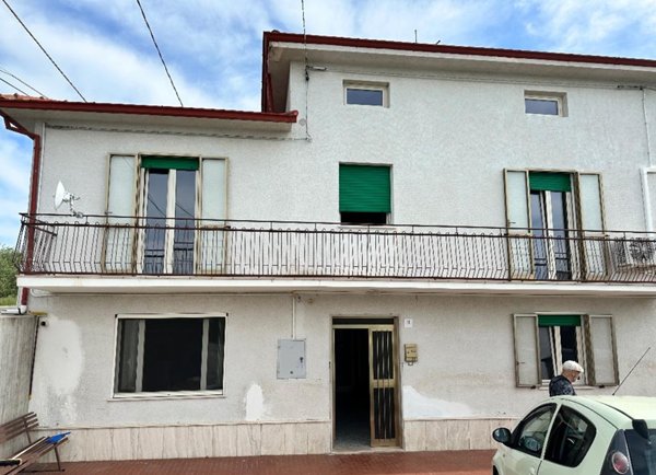 casa indipendente in vendita a Castel Frentano