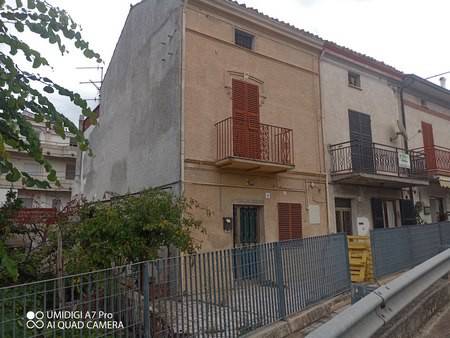 casa indipendente in vendita a Castel Frentano