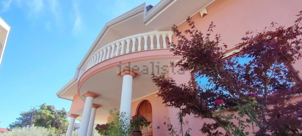 casa indipendente in vendita a Castel Frentano